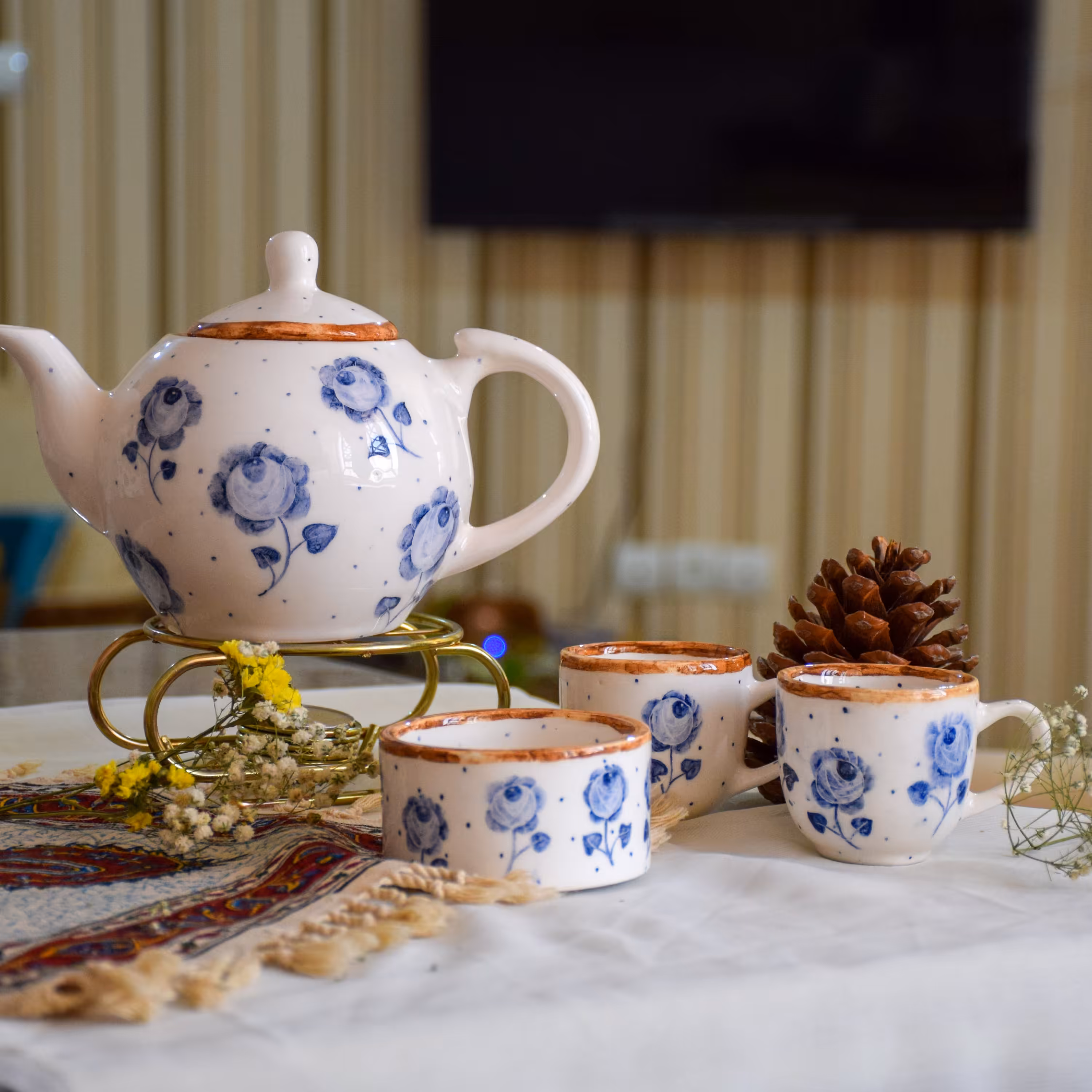 ست قوری و فنجان و کاسه