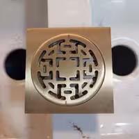 کفشور طلایی طرح ورساچ