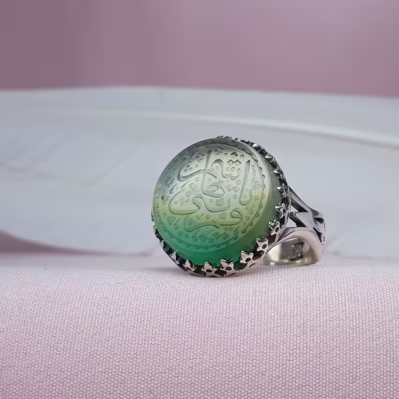 عقیق سبز دو رنگ خطی
خط درجه یک
خط یا قمر بنی هاشم
رکاب ماشینی
نیزه
8.7گرم
