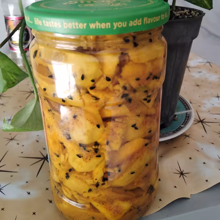 ترشی خانگی انبه، بسیار خوشمزه وعالی، در بسته هی یک کیلویی