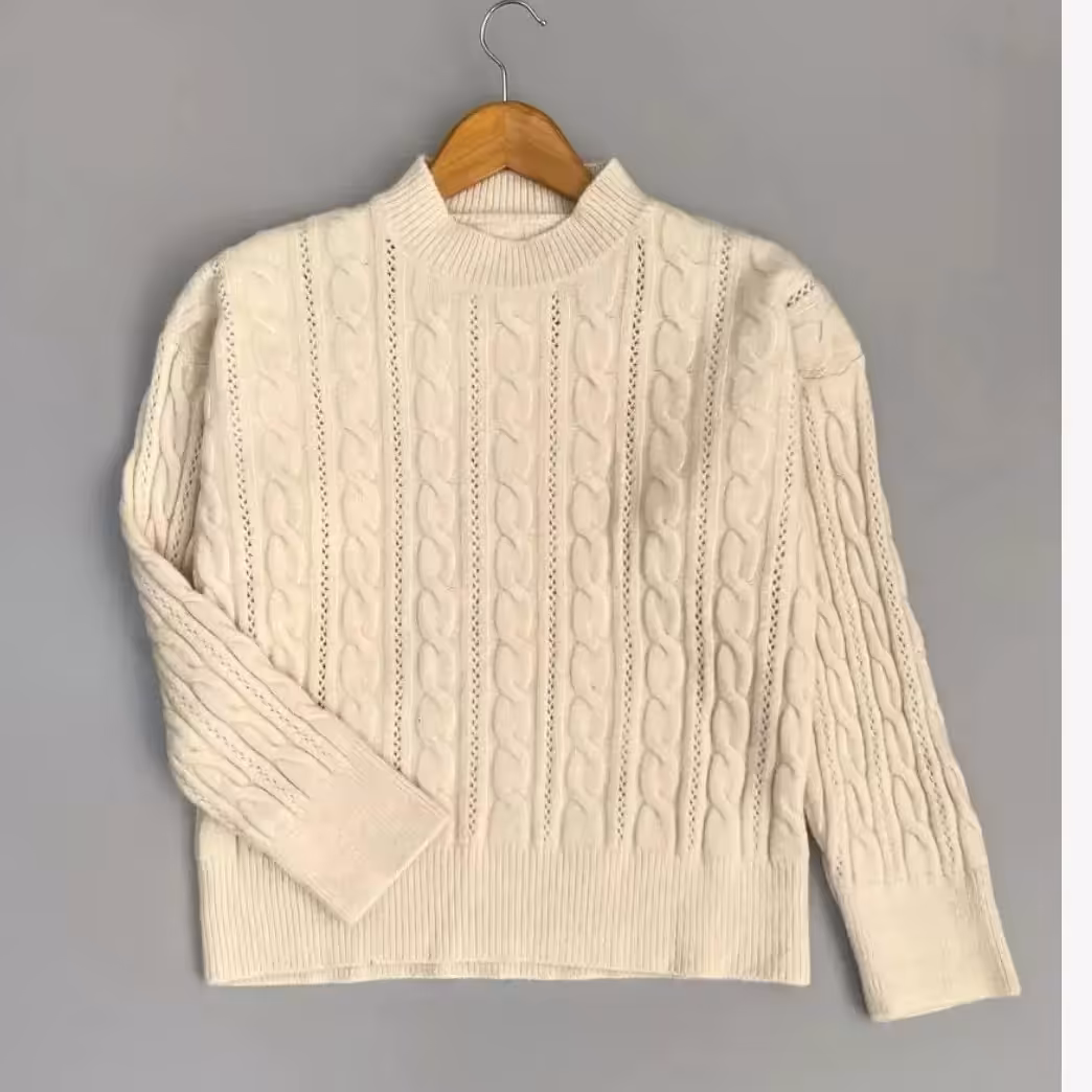 پلیور بافت زنجیری .جنس بافت نرم فری سایز رنگ کرم و صورتی موجود  بسیار نرم و لطیف