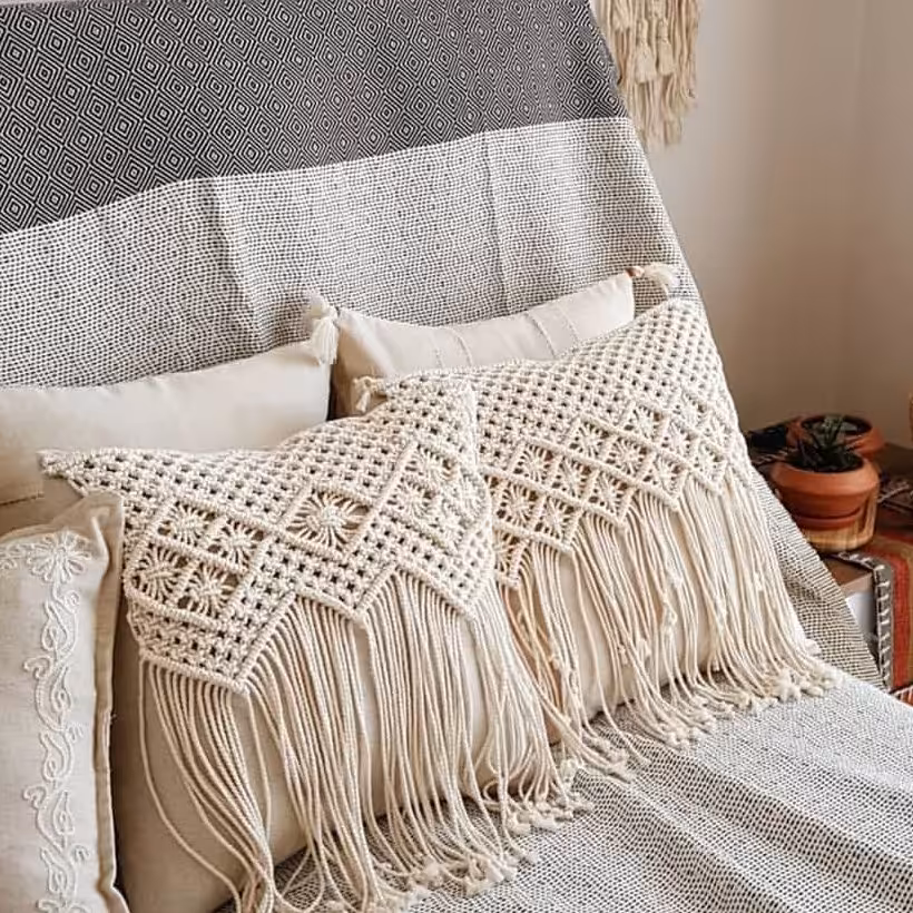 کوسن مکرومه طرح لوزی (پس کرایه)