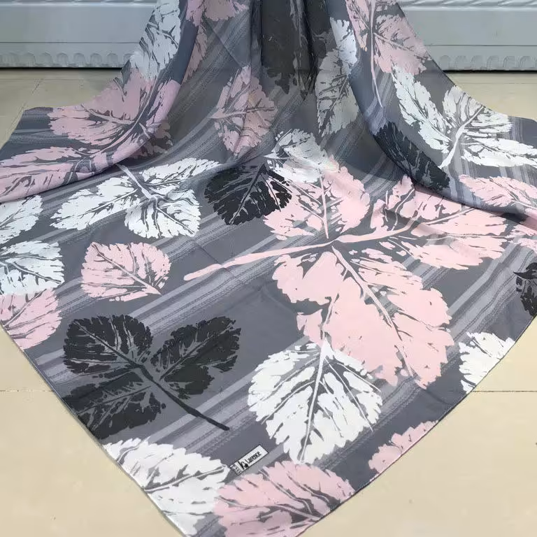 روسری نخی طرح برگ
