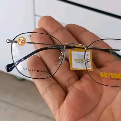 عینک طبی اسپرت با قابلیت تعویض عدسی های جدید نمره دار