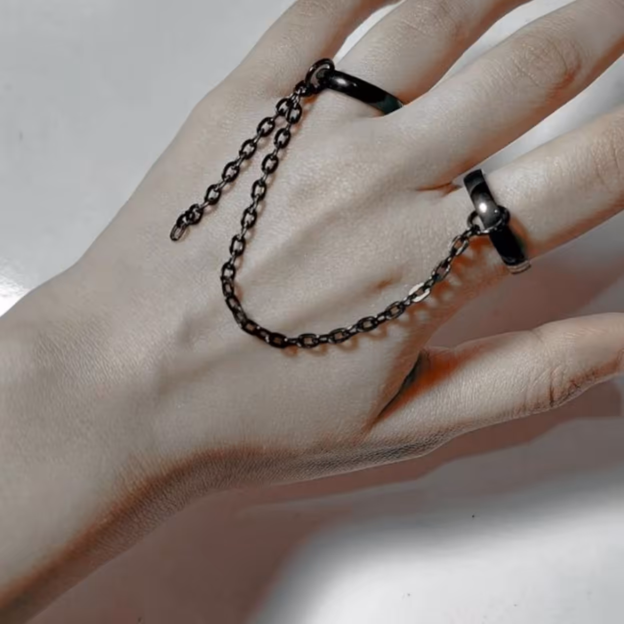 انگشتر زنجیردار اسپرت