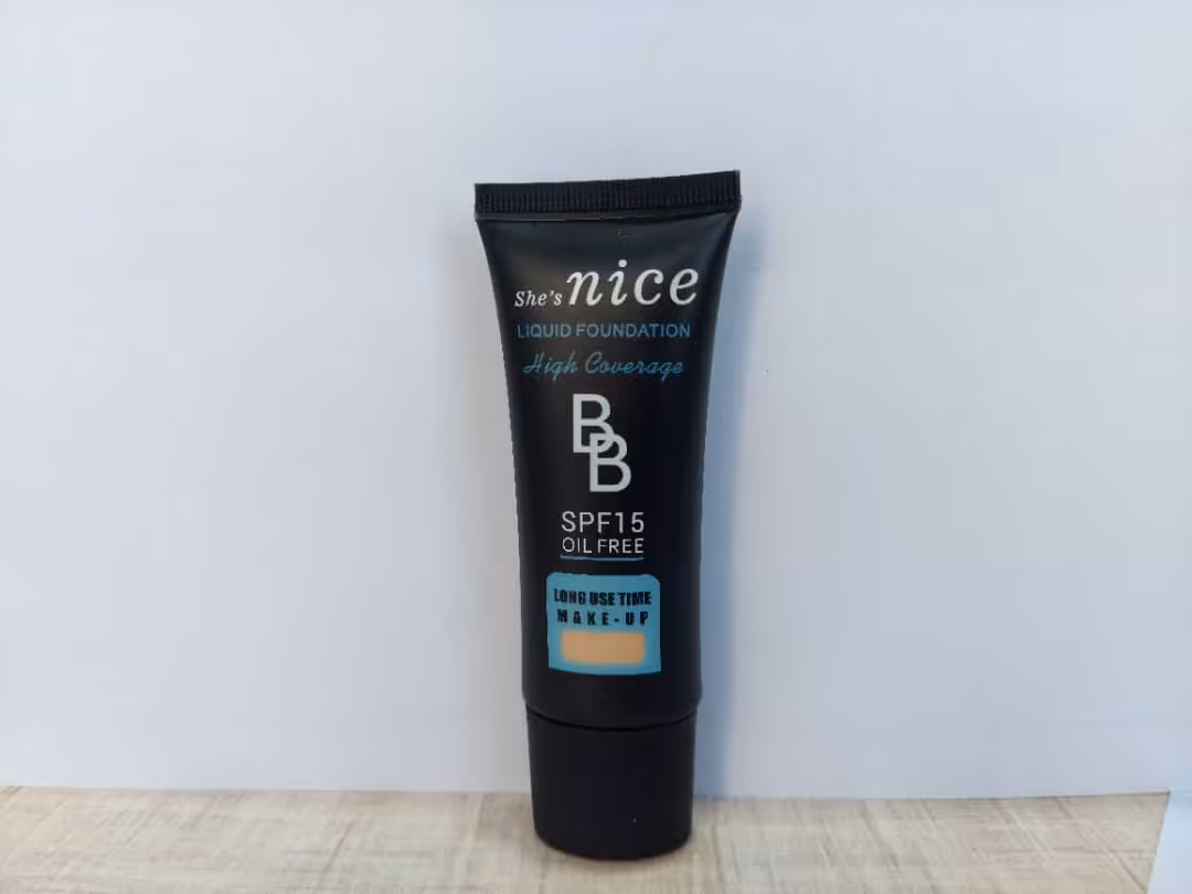 کرم پودر تیوپی نایس حاوی ضد آفتاب15 درصد