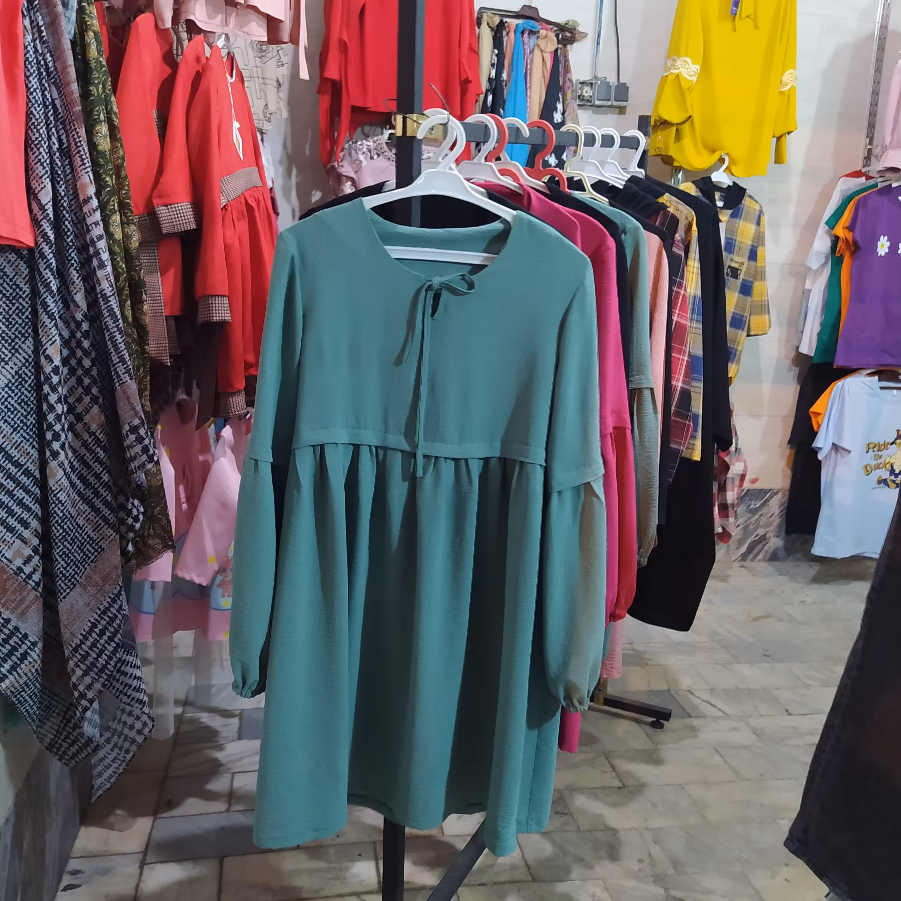 تونیک زیبا جنس ابروبادی درجه یک سبک و راحت