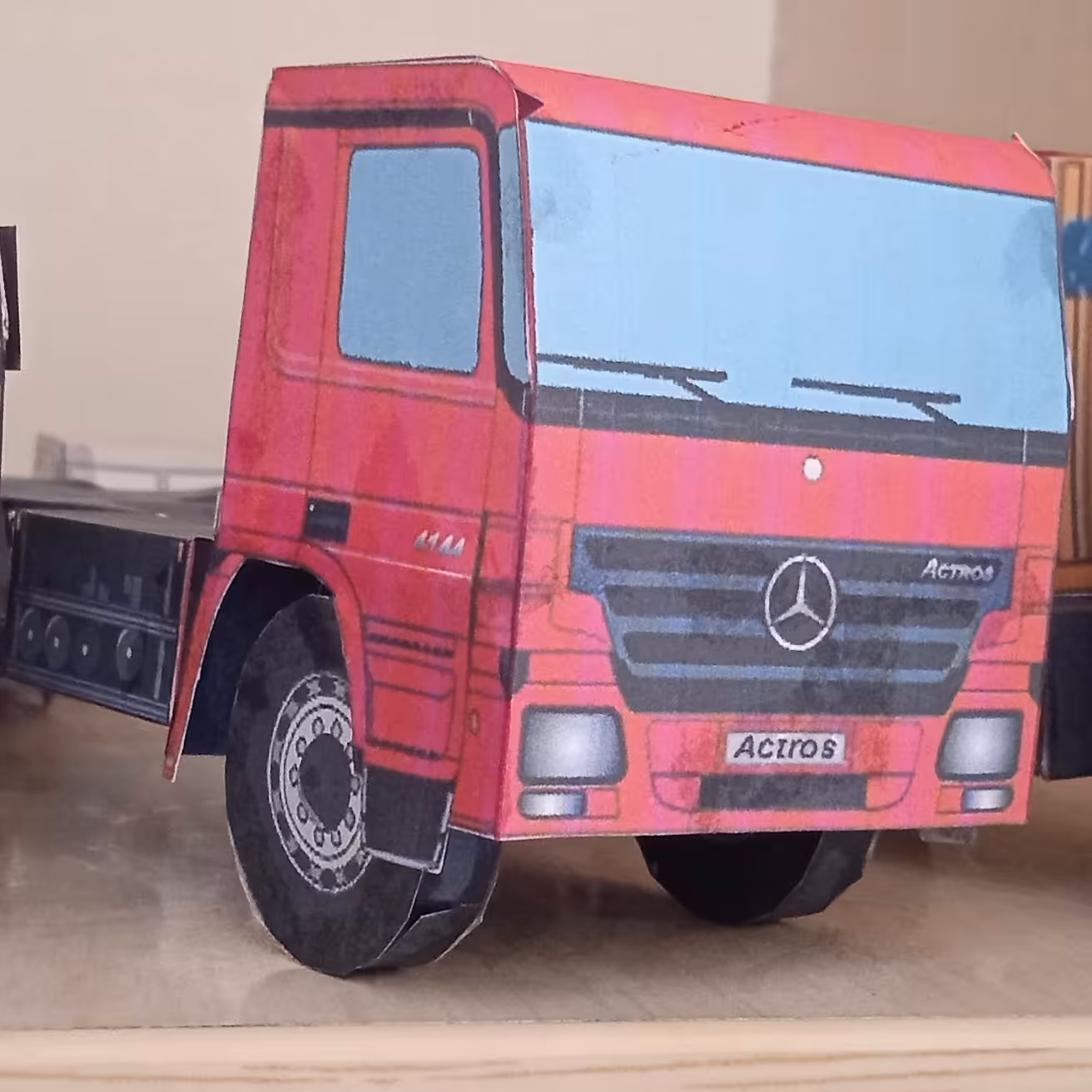 کیت ساخت ماکت کامیون کشنده بنز اکسور 