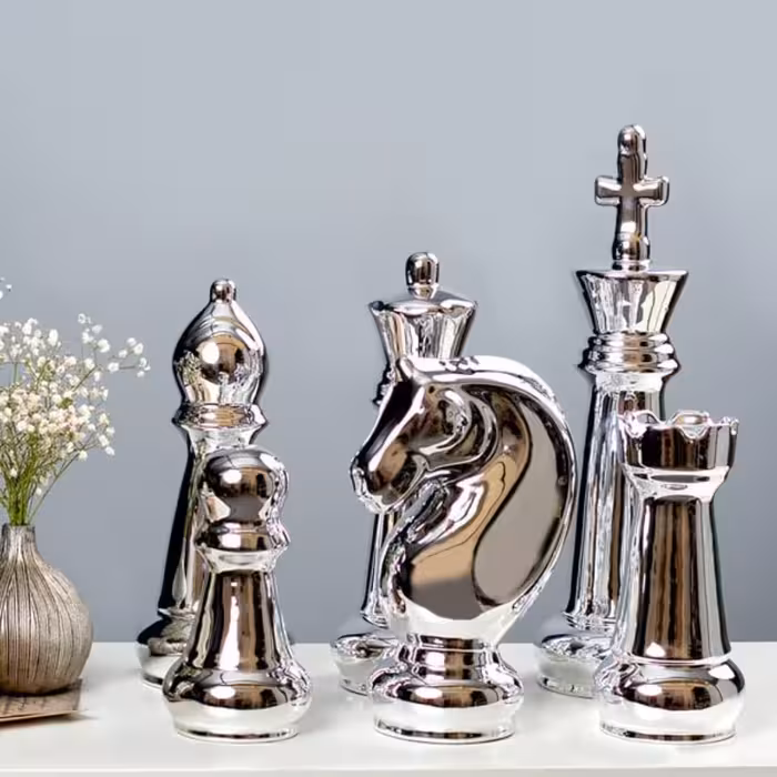 شطرنج بزرگ سرامیکی نقره ای با آبکاری pvd ارتفاع بلندترین مهره 40سانتیمتر