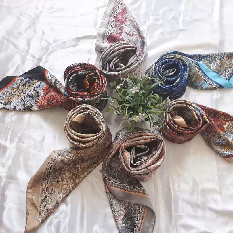 روسری ساتن زنانه شیک و زیبا