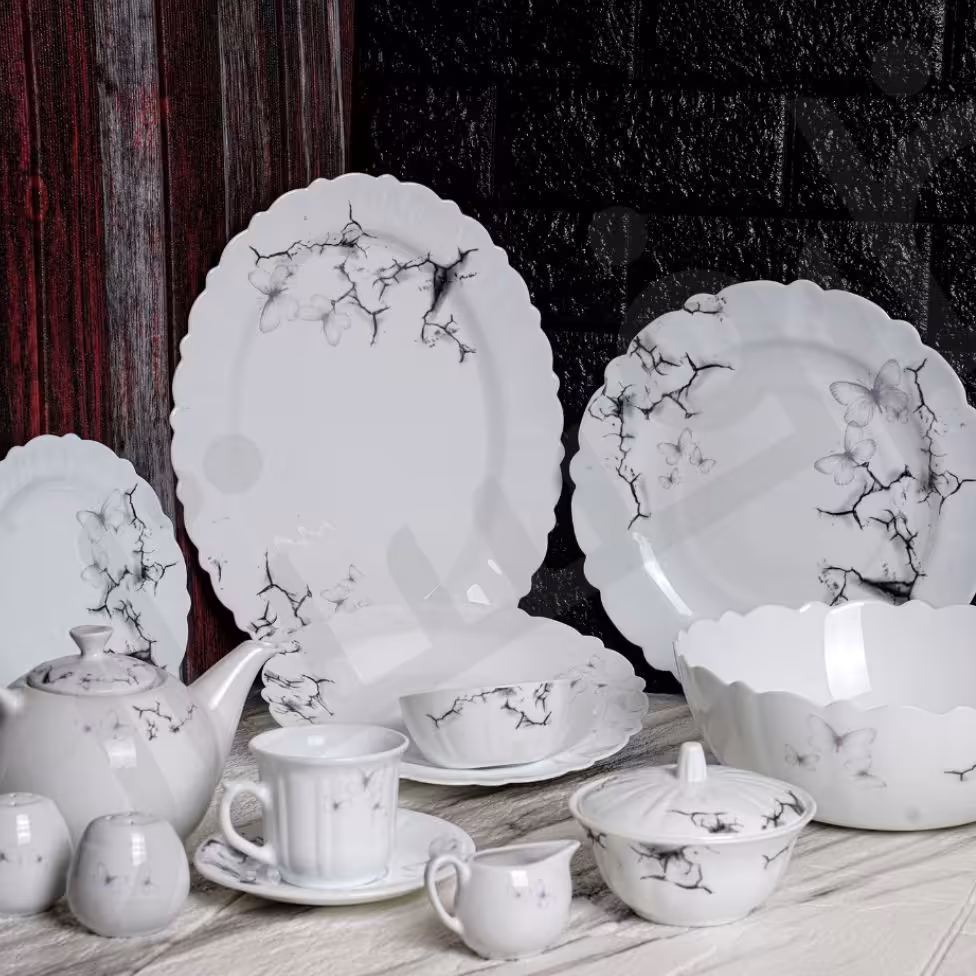 آرکوپال 45پارچه مقصود همراه چایخوری هزینه ارسال به عهده مشتری محترم 