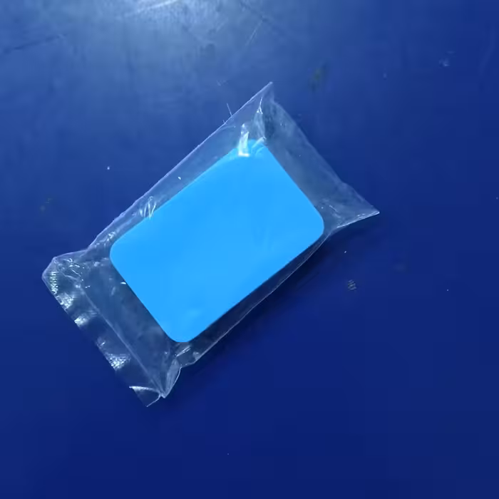 ابر تمیز کننده ی رویه ی راکت تنیس روی میز