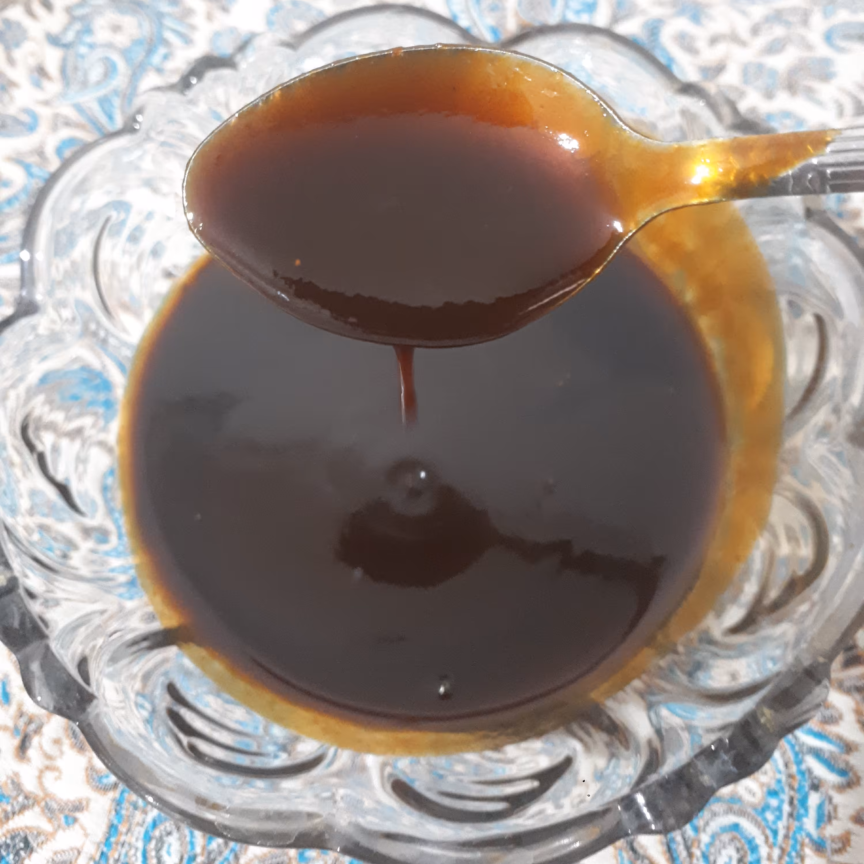 شیره توت صد درصد طبیعی با شیرینی معمولی