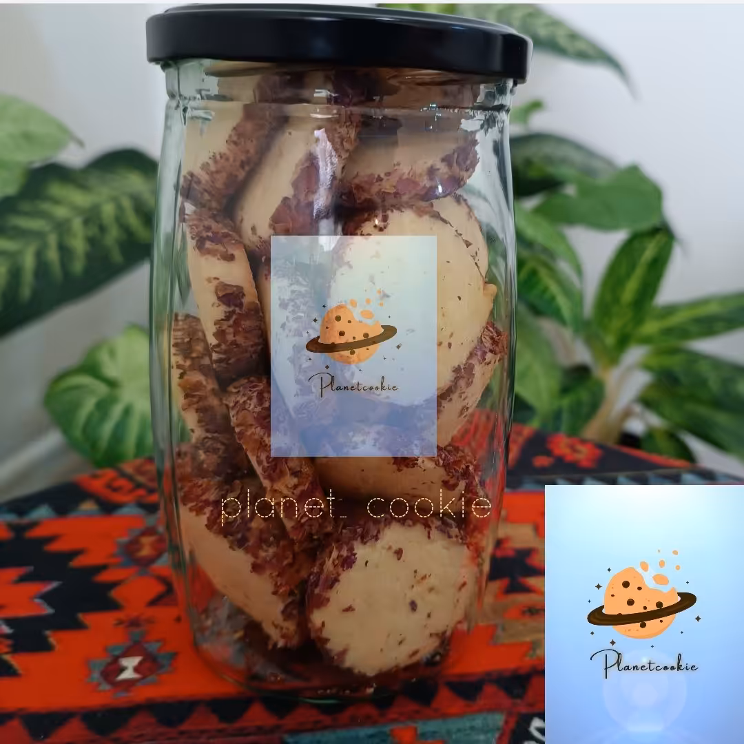 کوکی گل سرخ شیشه 250گرمی