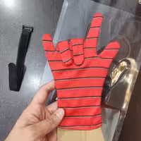 اسباب بازی دستکش مرد عنکبوتی همراه دستگاه پرتاب تیر