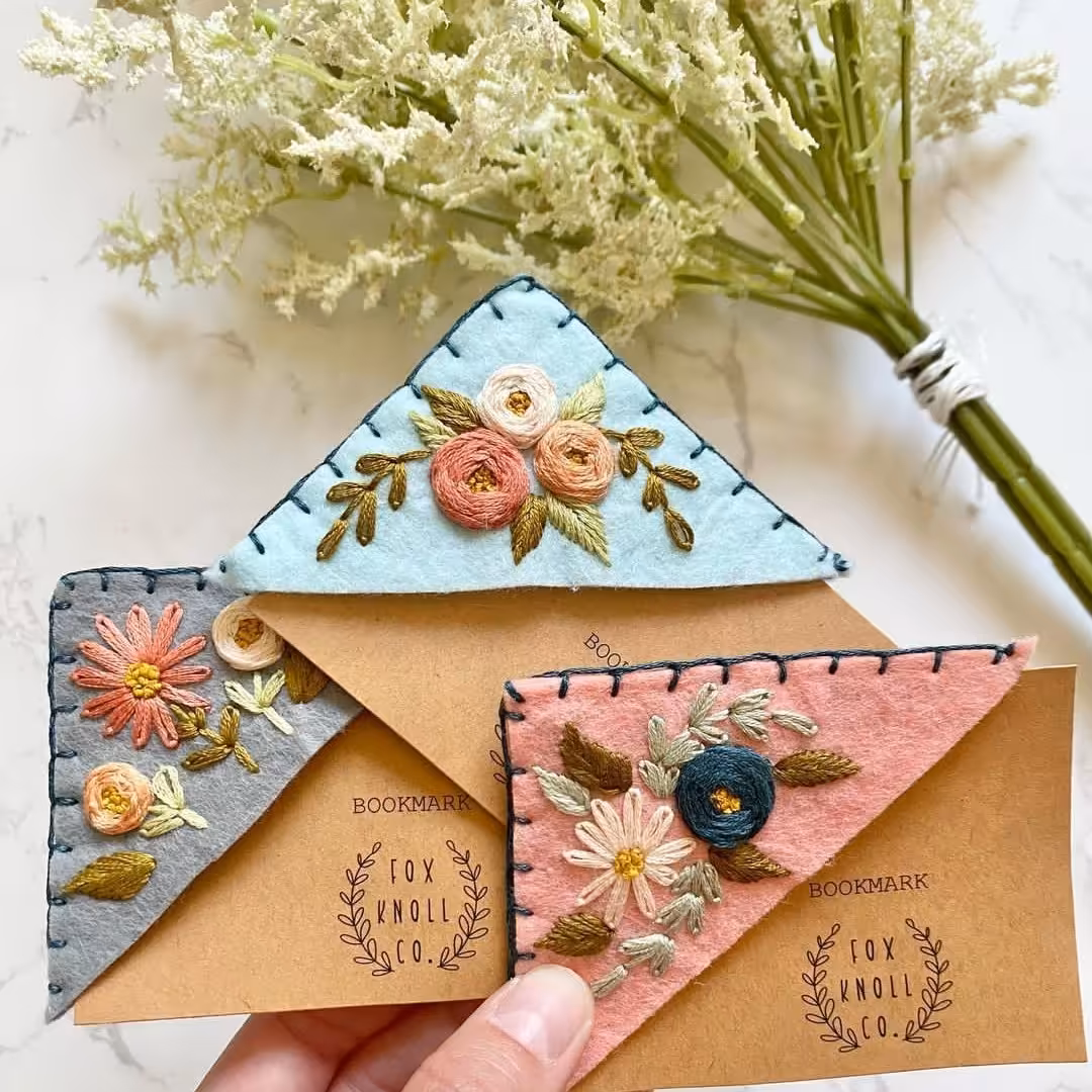 نشانگر کتاب گلدوزی شده دستدوز طرح رز عنکبوتی 