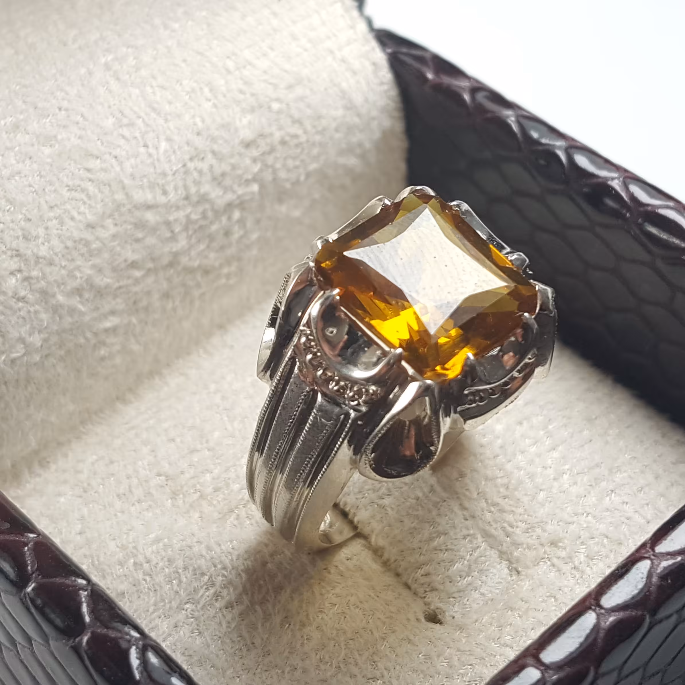 انگشتر الکساندریت 