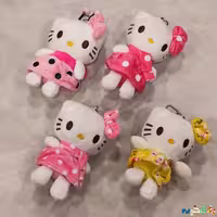 جاسوئیچی و آویز  کیتی پولیشی وارداتی ارتفاع 10 سانت 