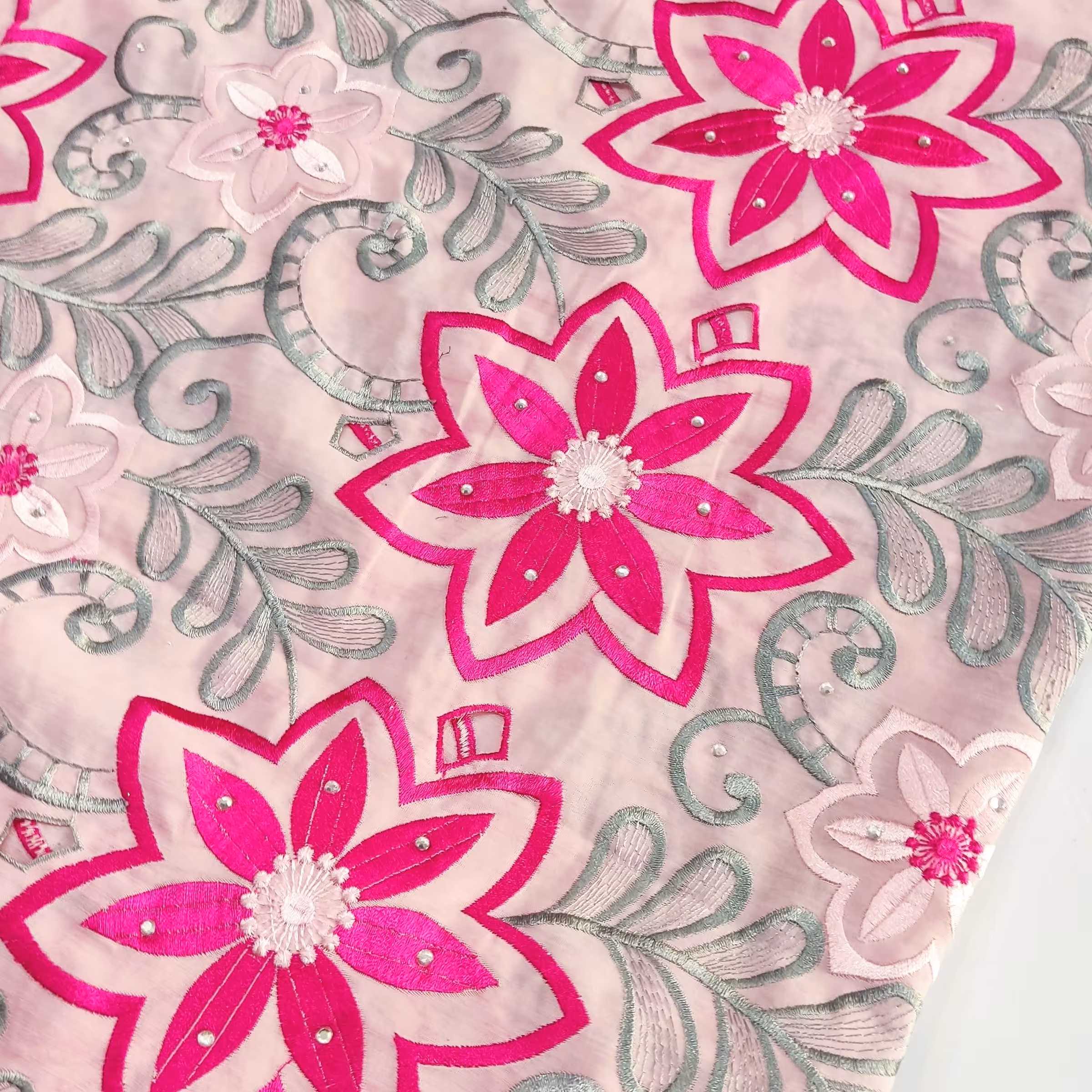 گیپور کارشده.مخصوص خرجکار ،سارافون،مانتو و ...