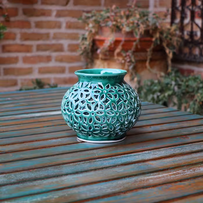 گلدان تمام مشبک سرامیکی( سایز کوچیک  ) 