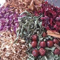 دمنوش چای میوه ای(دمنوش هفت گیاه مفرح 200گرم) چاشنی خاتون
