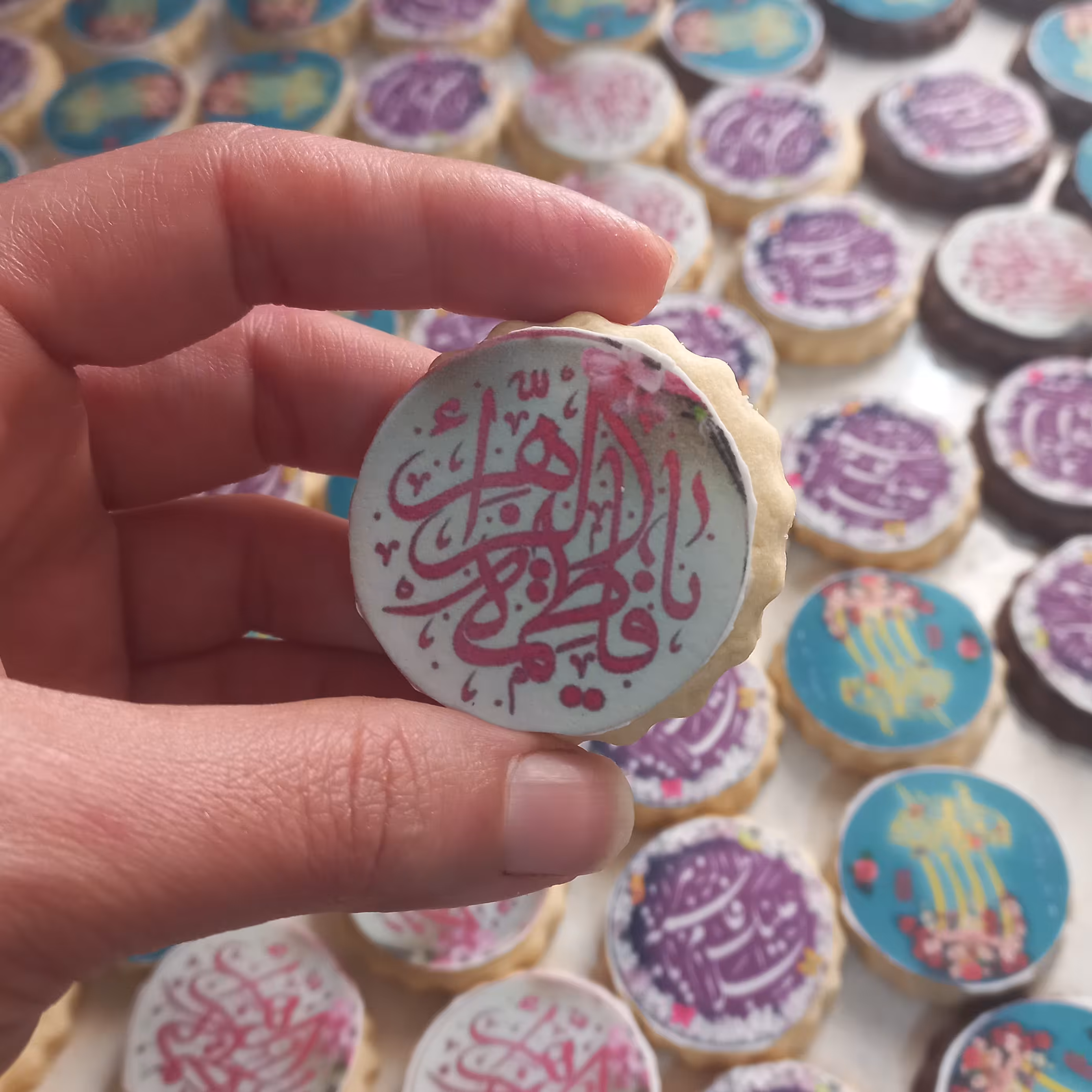 کوکی مناسبتی که برای هر مراسمی قابل سفارش هست و میتونه یه هدیه خاص باشه