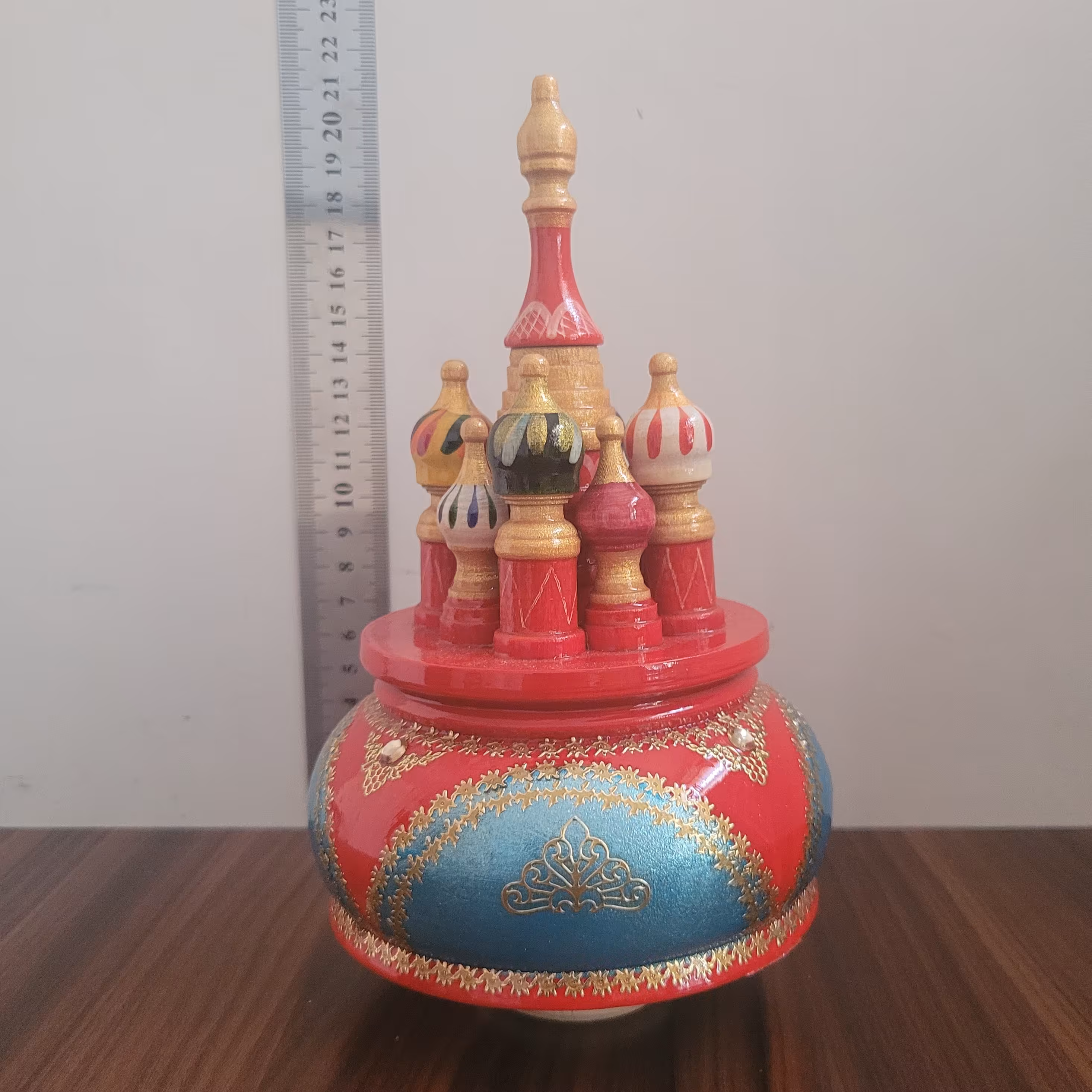 کلیسای سن باسیل مسکو موزیکال  - سوغات وارداتی از روسیه - رنگ و طرح در تصویر 