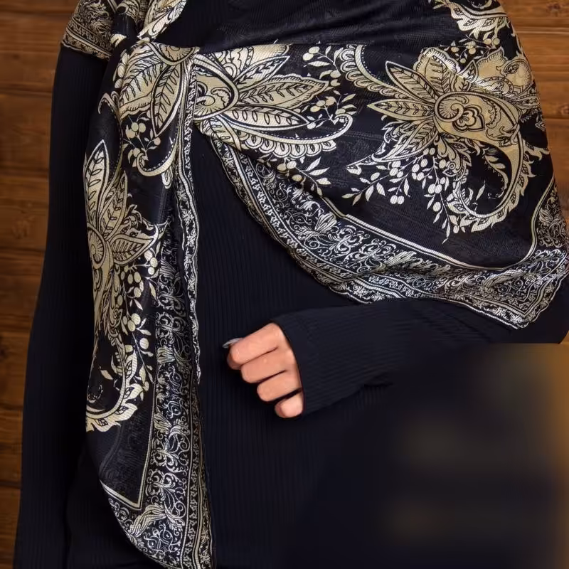 روسری مجلسی نخ ملانژ قواره 110 دور دست دوز بته جقه
