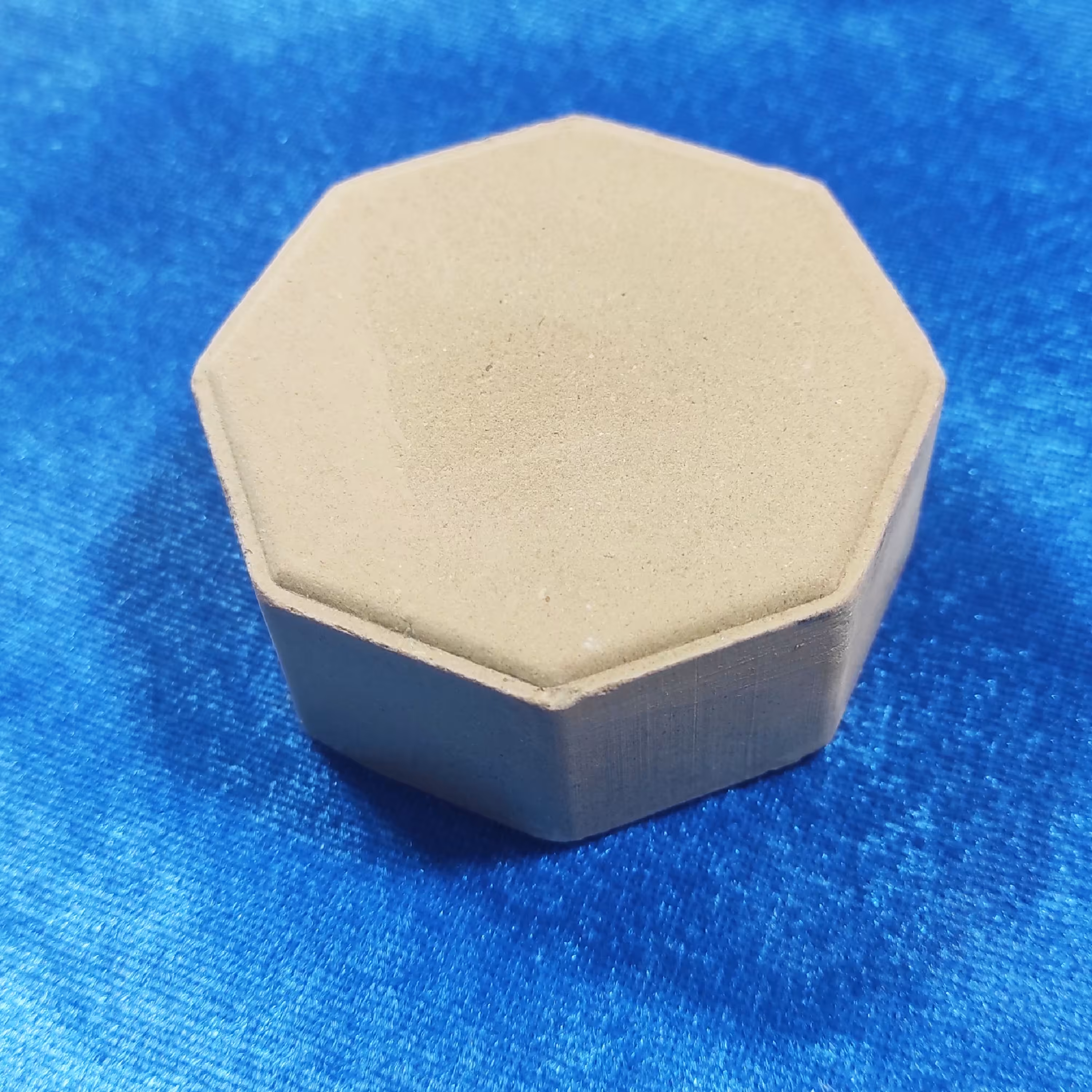 مهر نماز بزرگ بهداشتی تربت امام رضا ( علیه السلام ) چند ضلعی