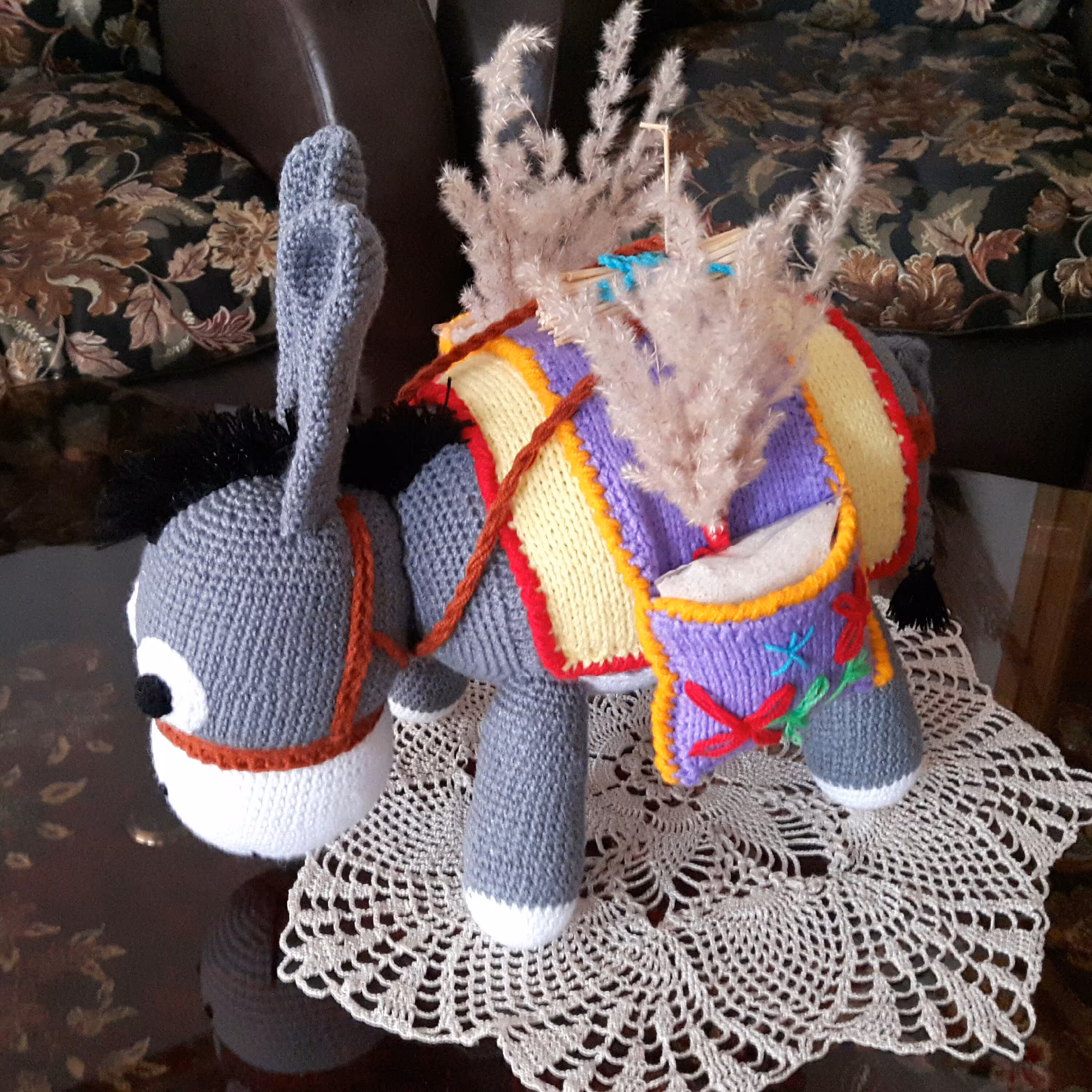 عروسک دست بافت و قلاب بافی الاغ خاکستری