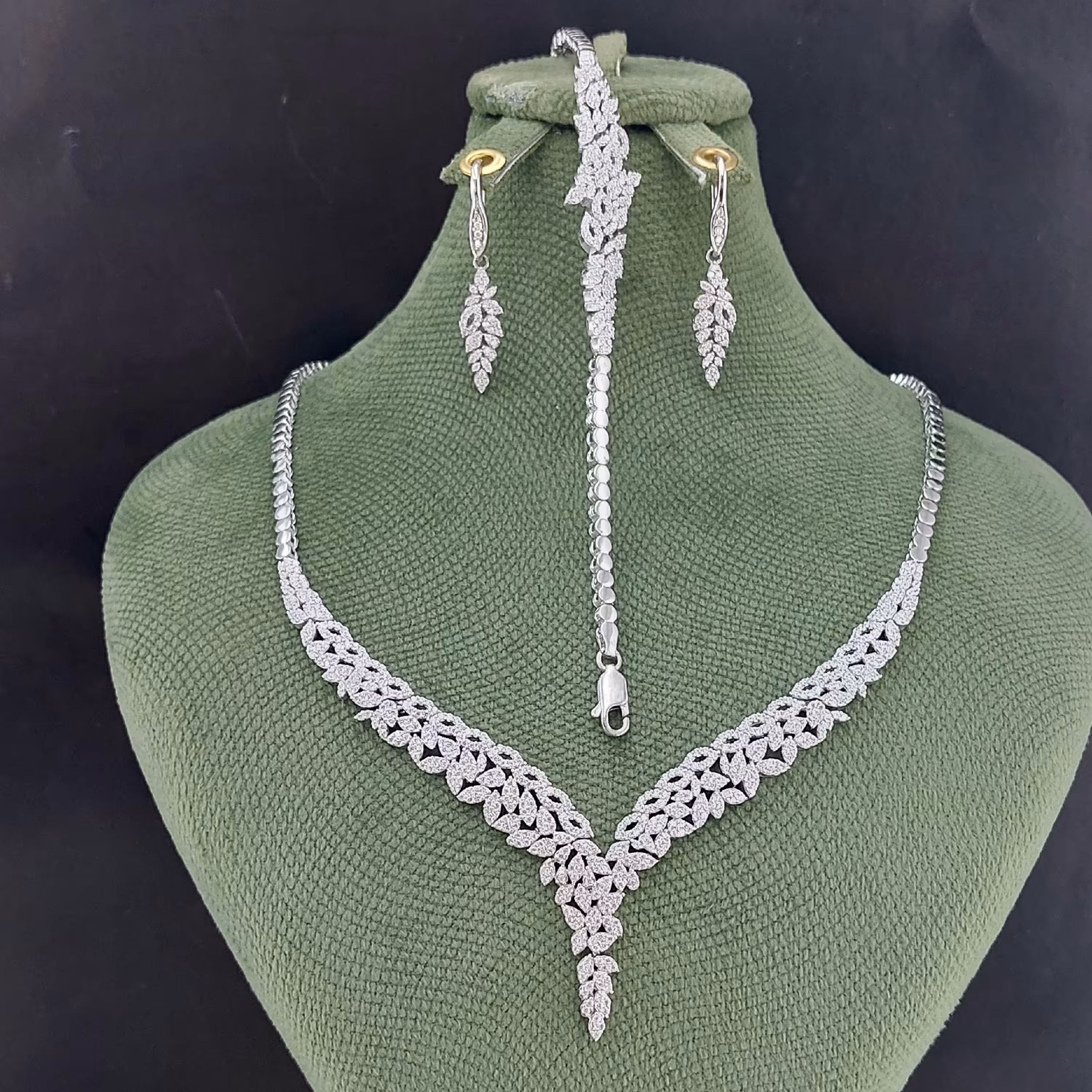 سرویس نقره زنانه عیار 925 طرح جواهر با روکش طلا سفید کد 5067