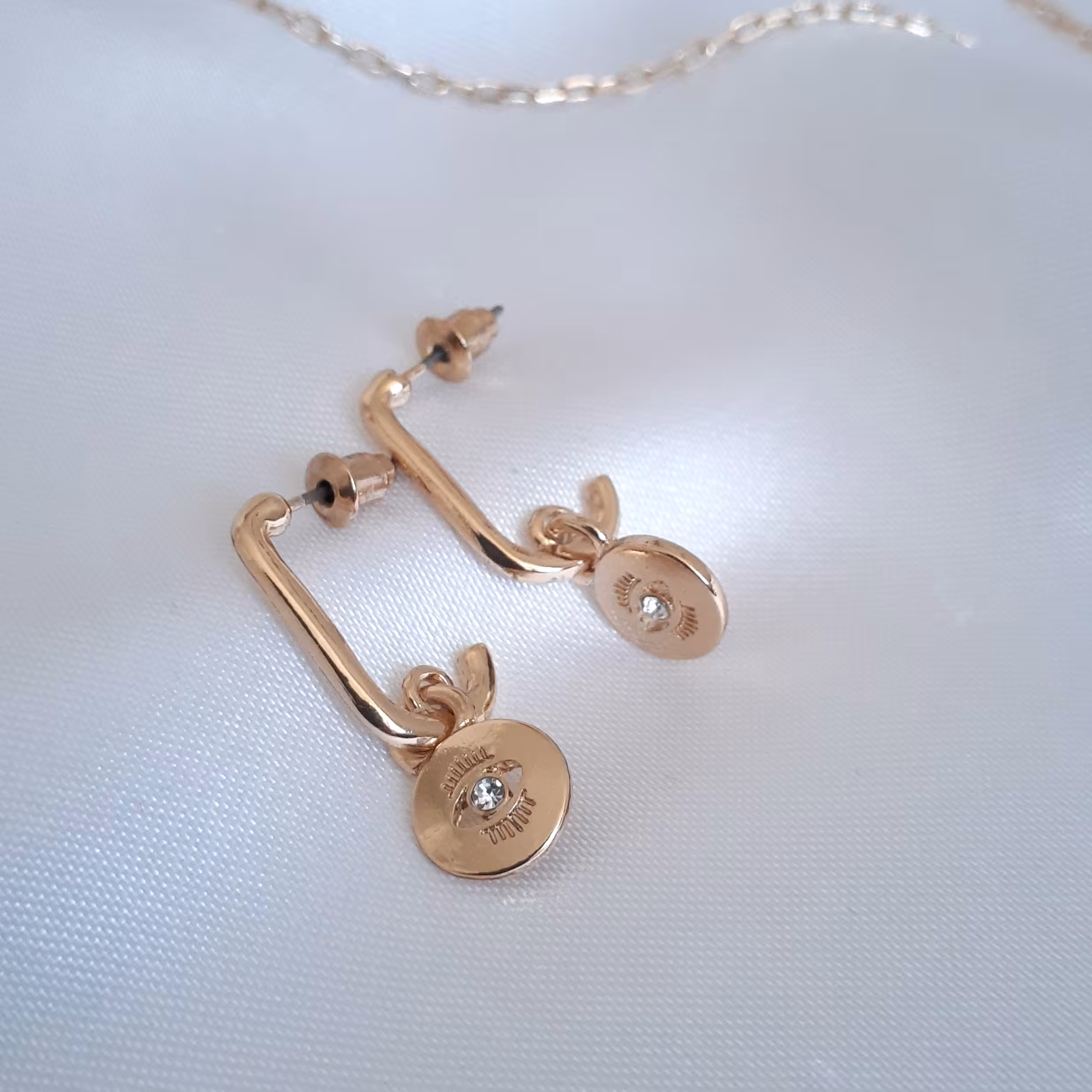 گوشواره طرح چشم