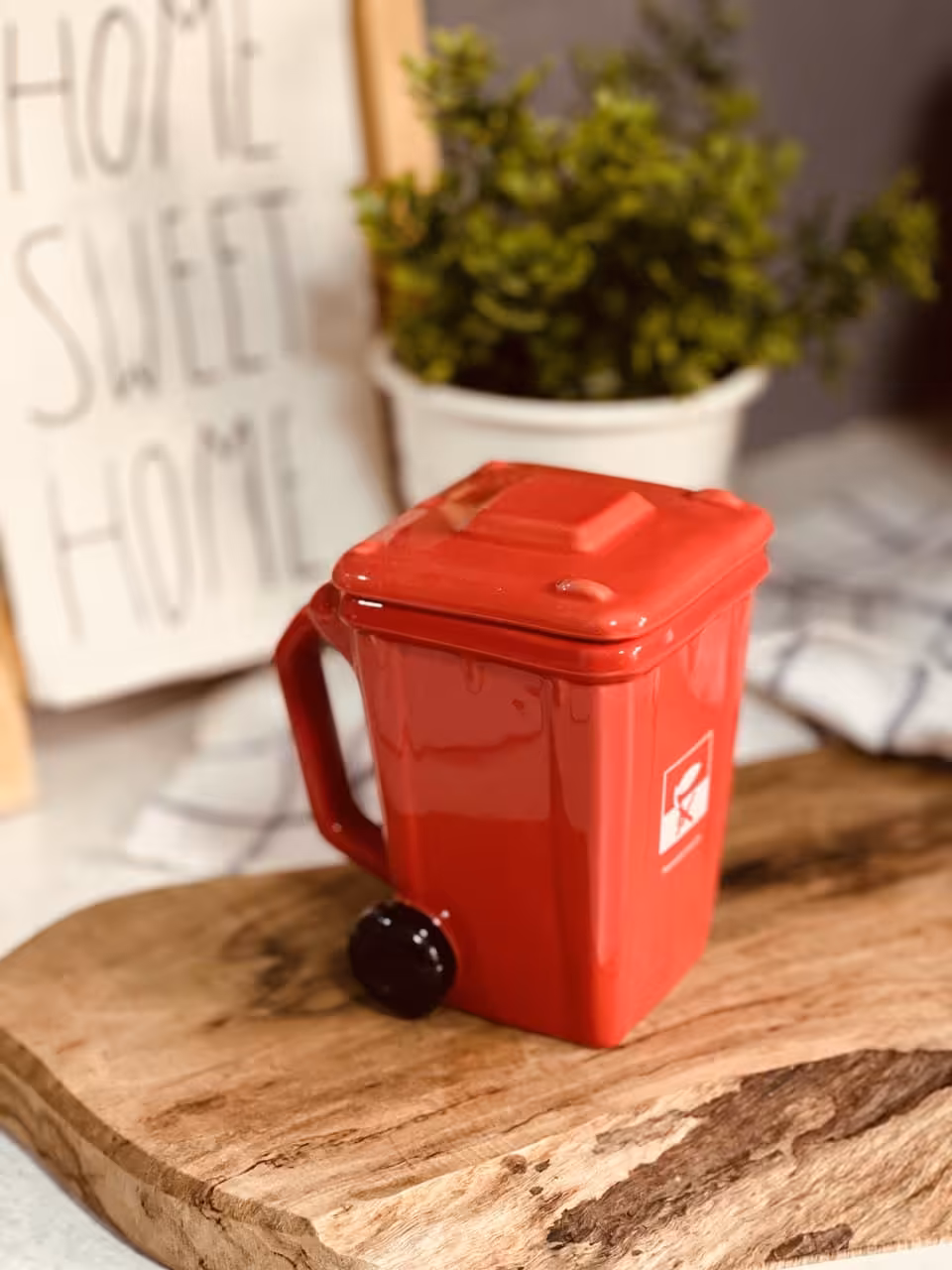 ماگ کلکسیونی طرح سطل آشغال