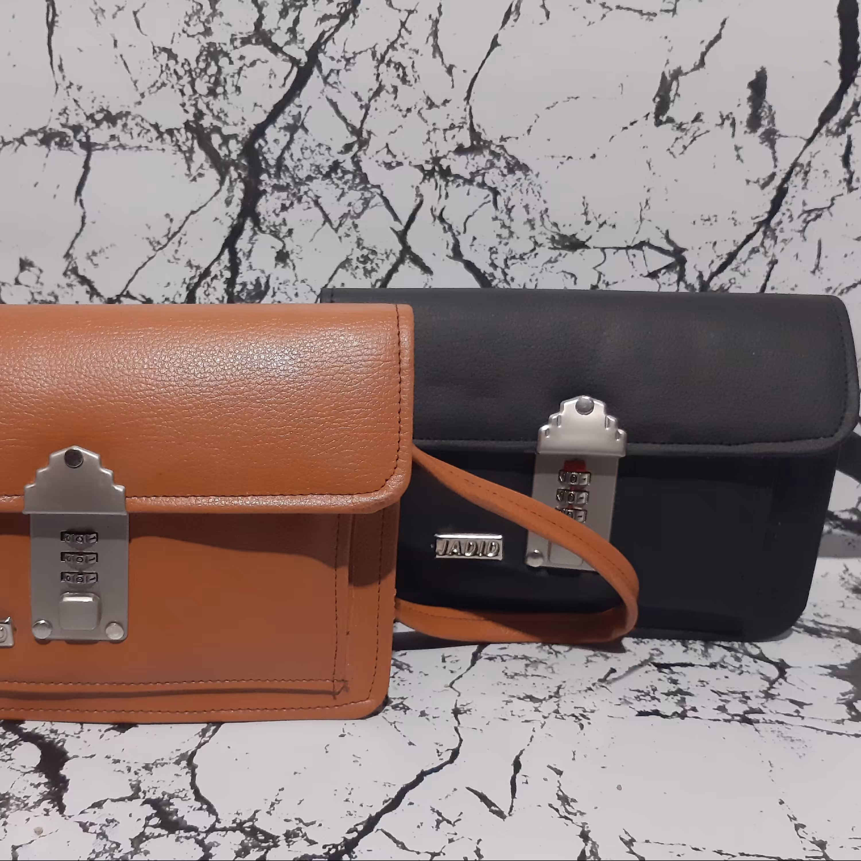 کیف مدارک و پاسپورتی رمز دار چرم مصنوعی 