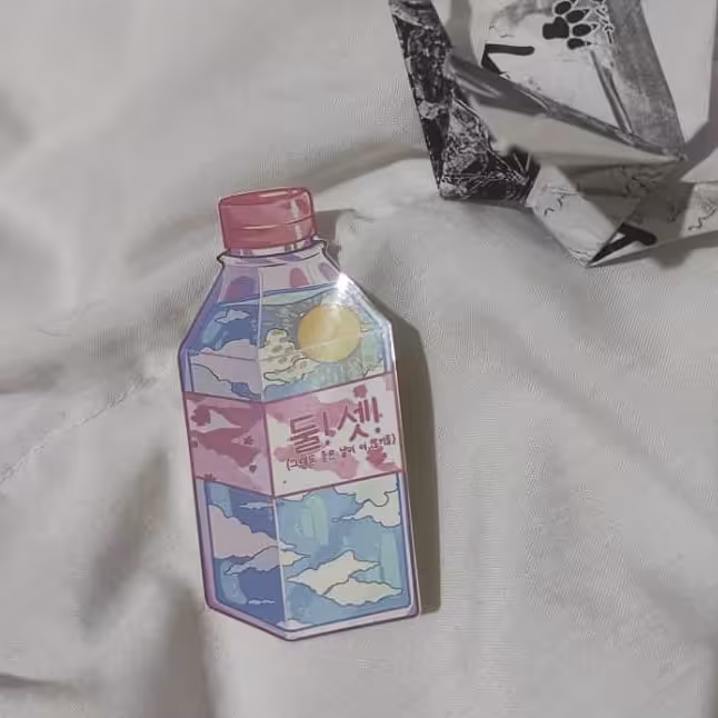 استیکر طرح بطری کیوت