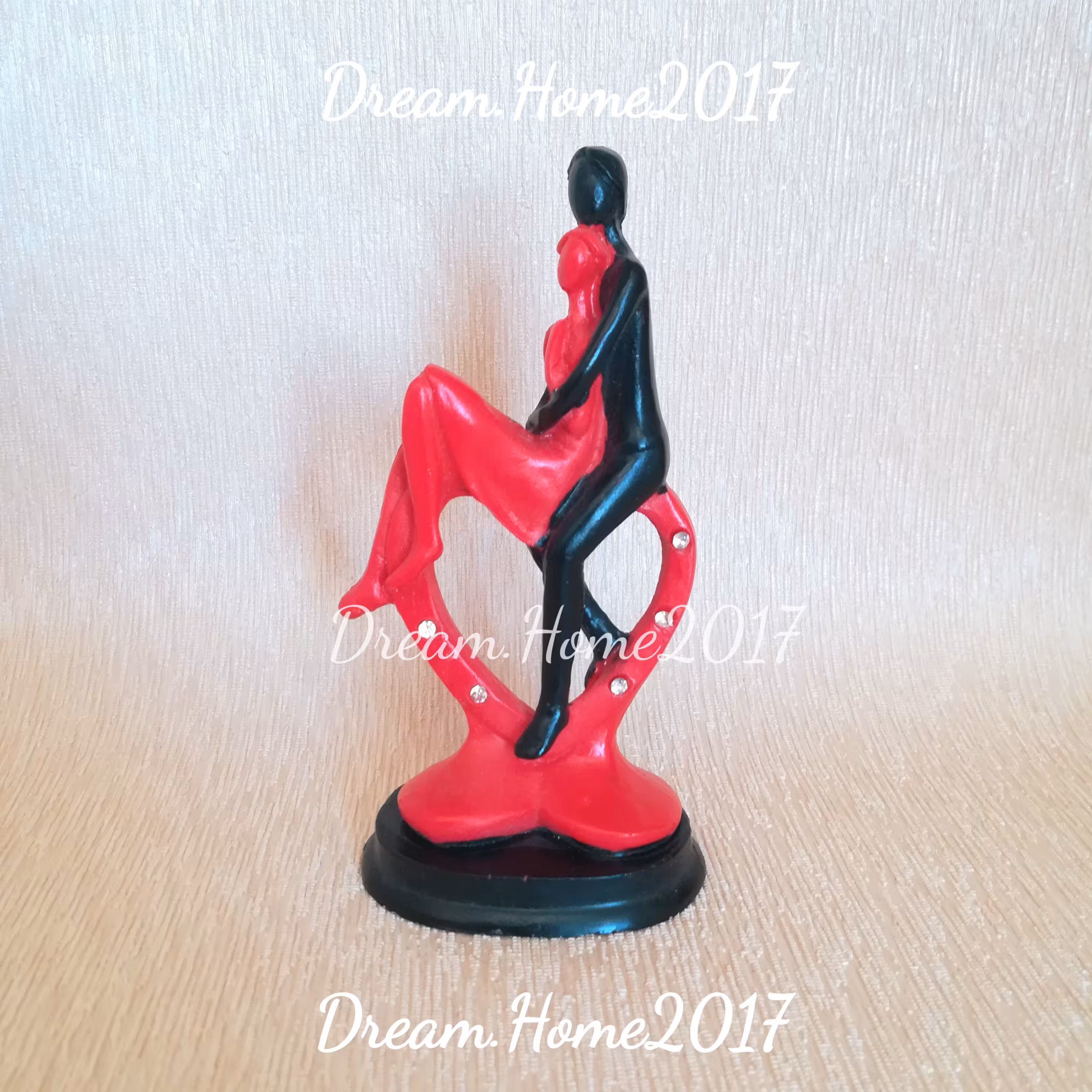 مجسمه عشق مجسمه لاو مجسمه عاشقانه مجسمه مشکی قرمز مجسمه زوج عاشق مجسمه هدیه valentine 