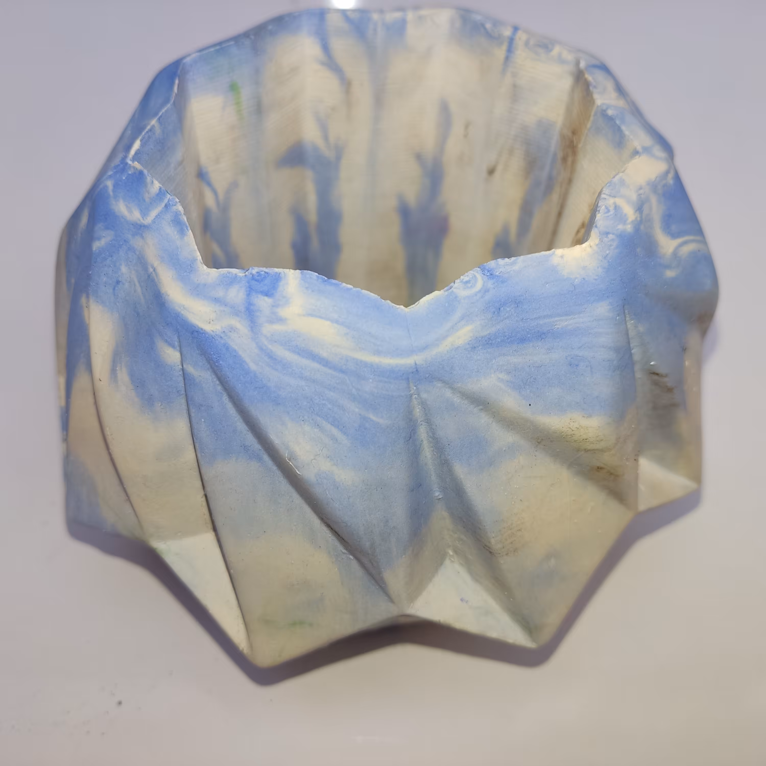 گلدان طرحدار