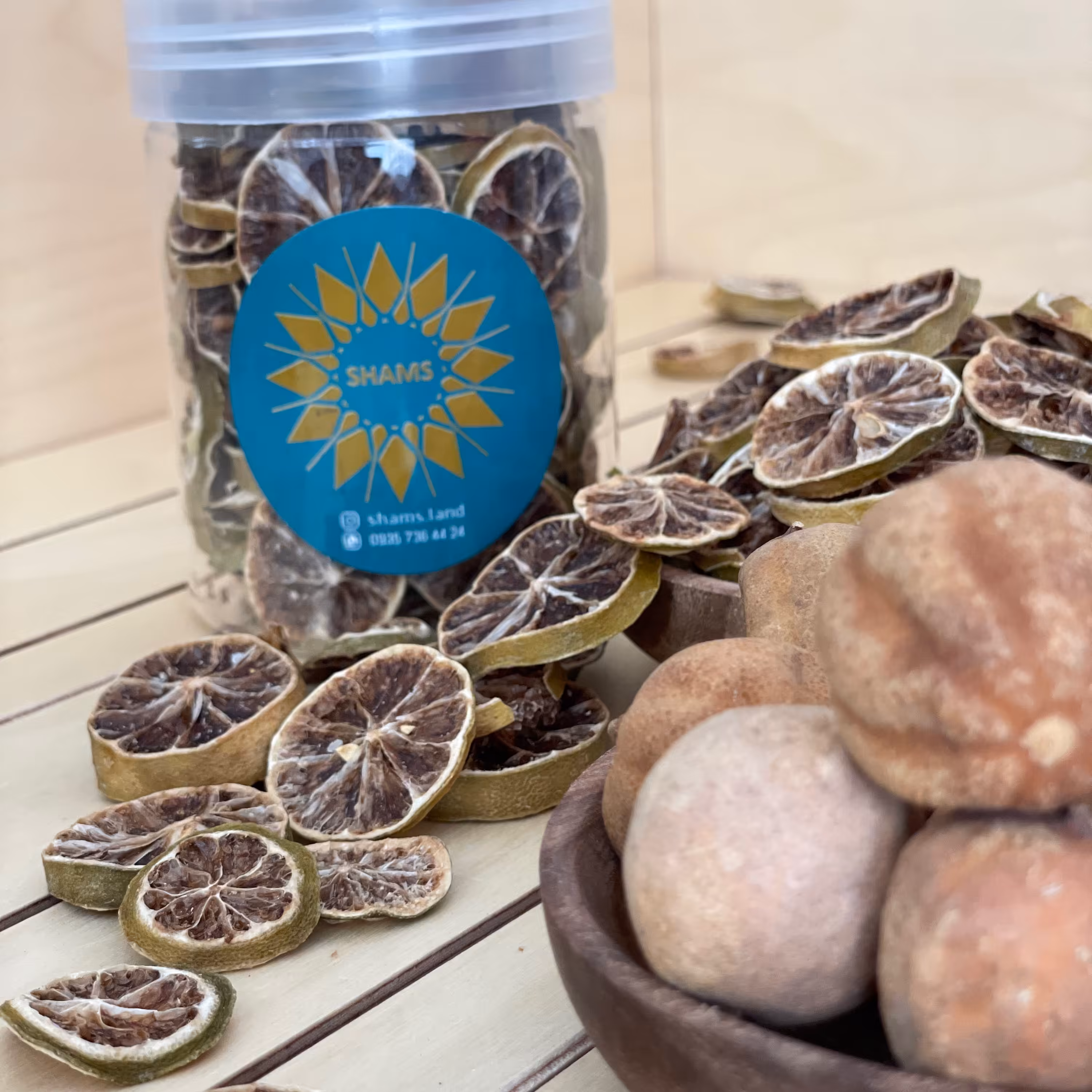 اسلایس لیمو درجه یک 100 گرم بسته بندی شده در پت پلاستیکی لوکس