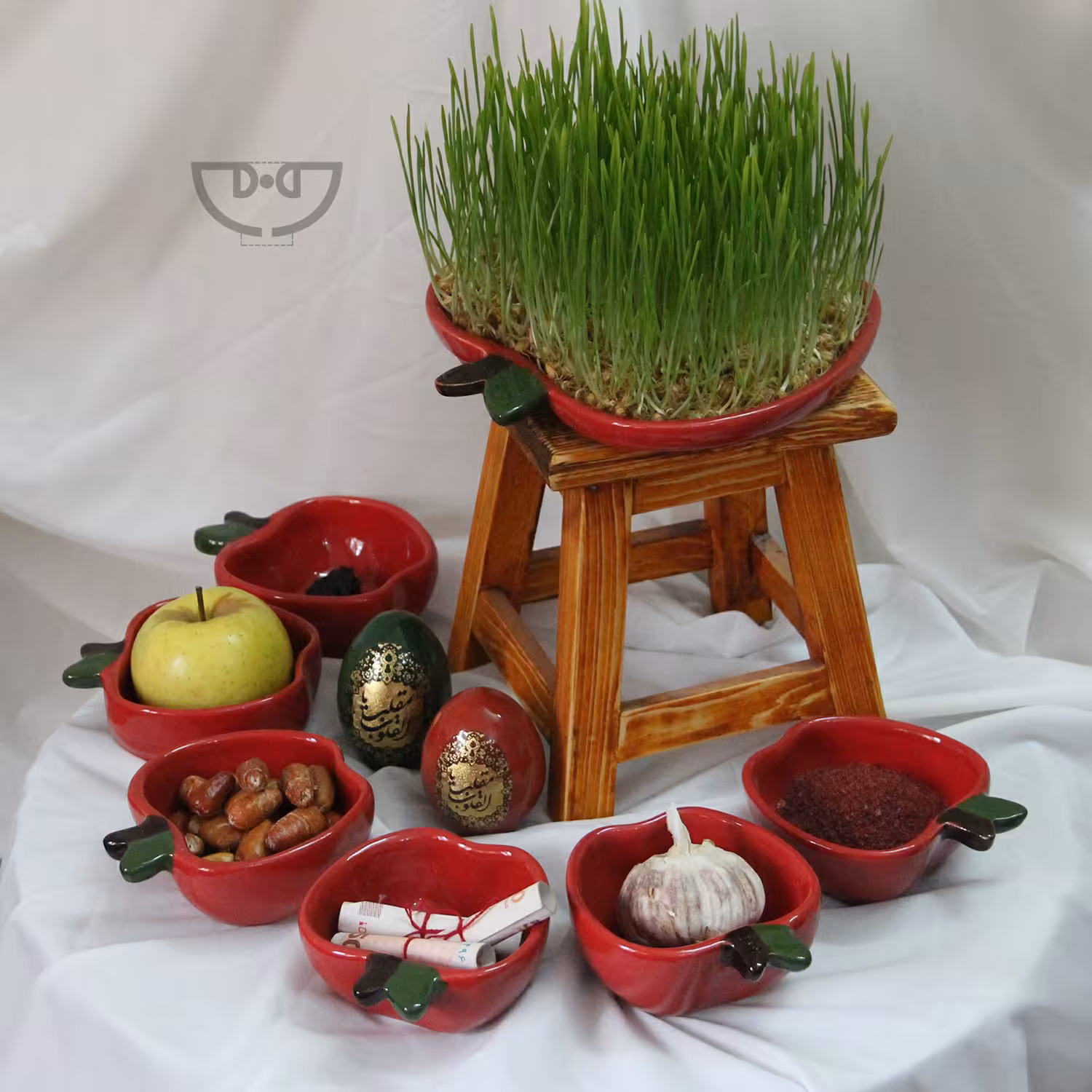 هفتسین هفت سین و آجیل خوری سیب ( پیاله و پیش دستی سیب7 پارچه)