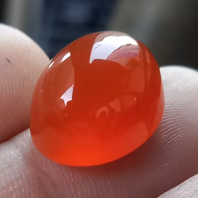 عقیق پرتقالی یمانی دامله  خوشرنگ و آبدار  سایز مناسب انگشتر 
