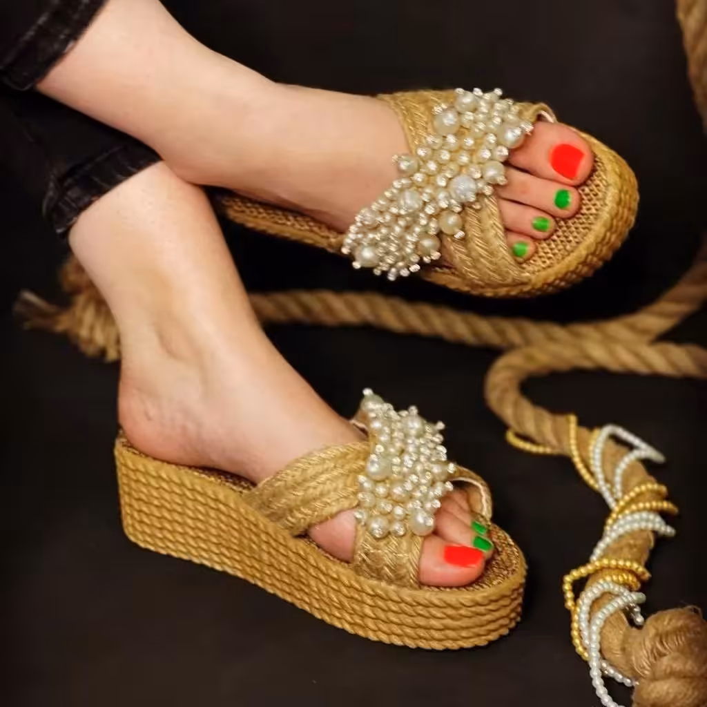 دمپایی زنانه کنفی لژدار