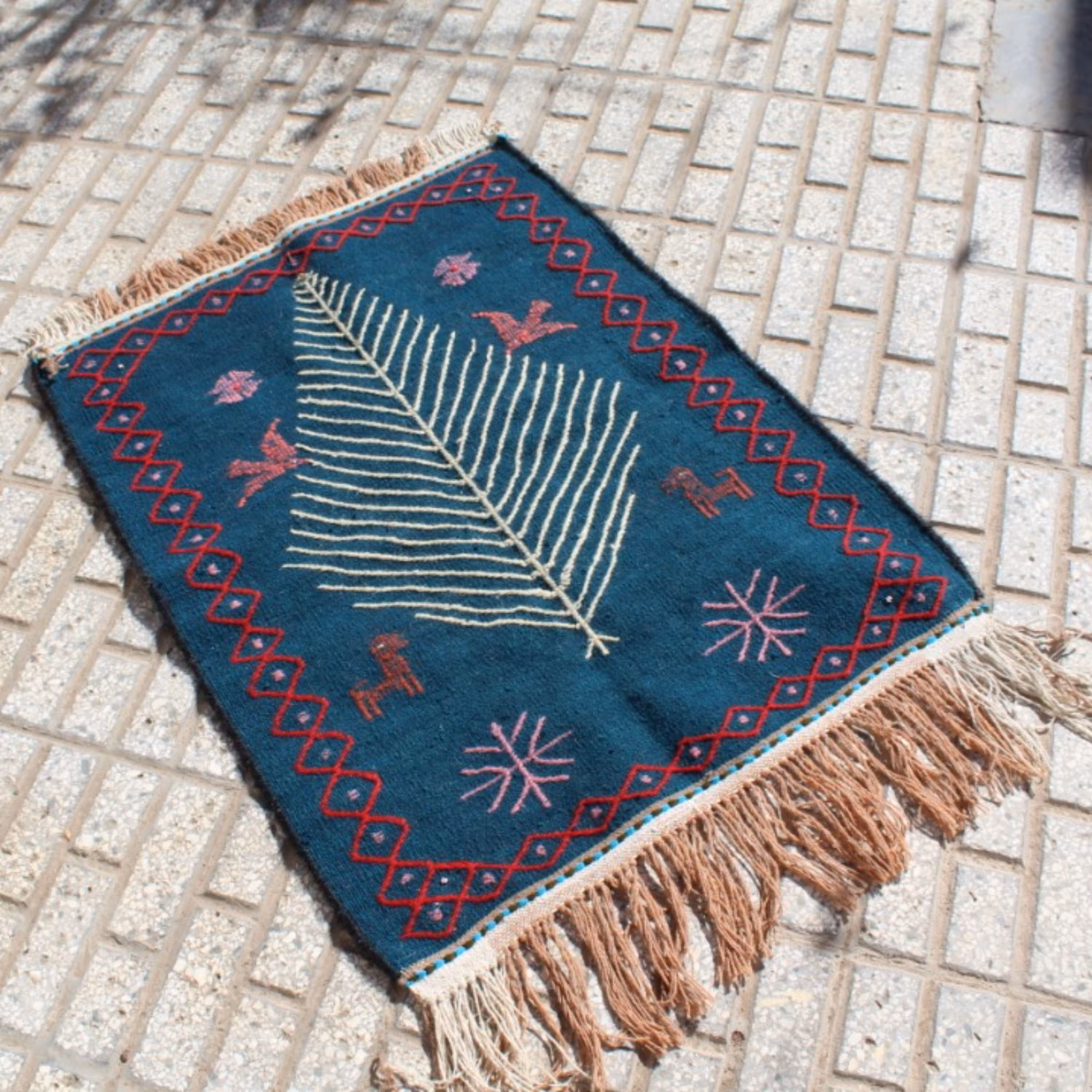 قالیچه دستبافت طرح کاج(کد A9)