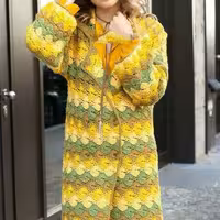 مانتوی قلاب بافی زنانه