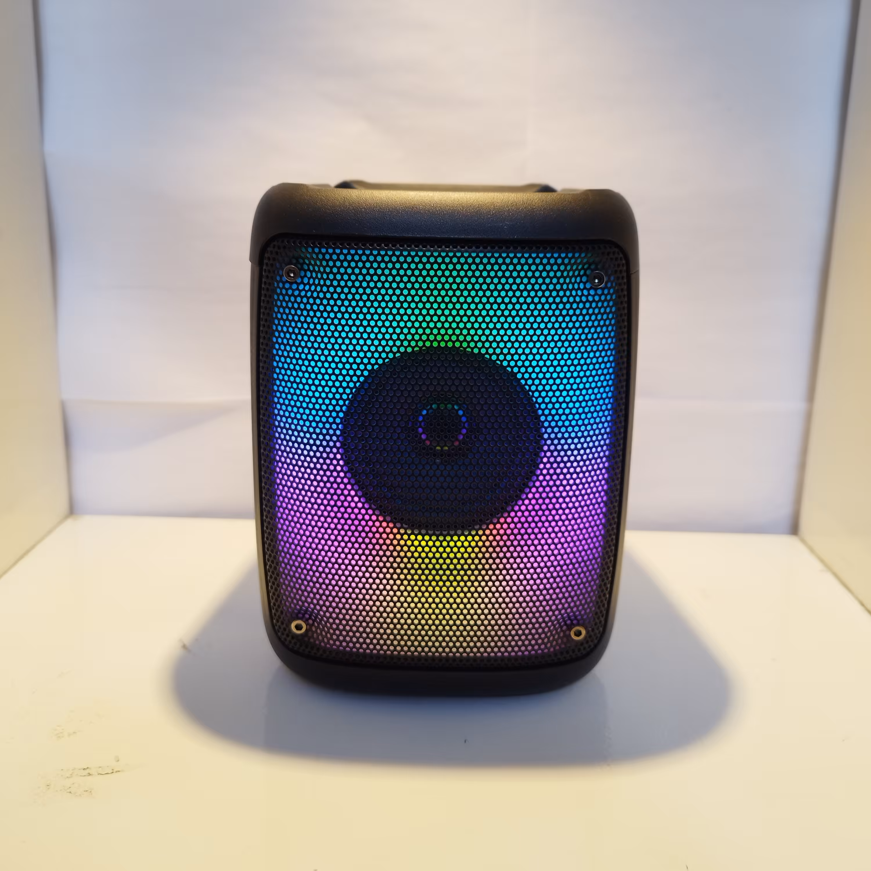 اسپیکر داری رقص نور