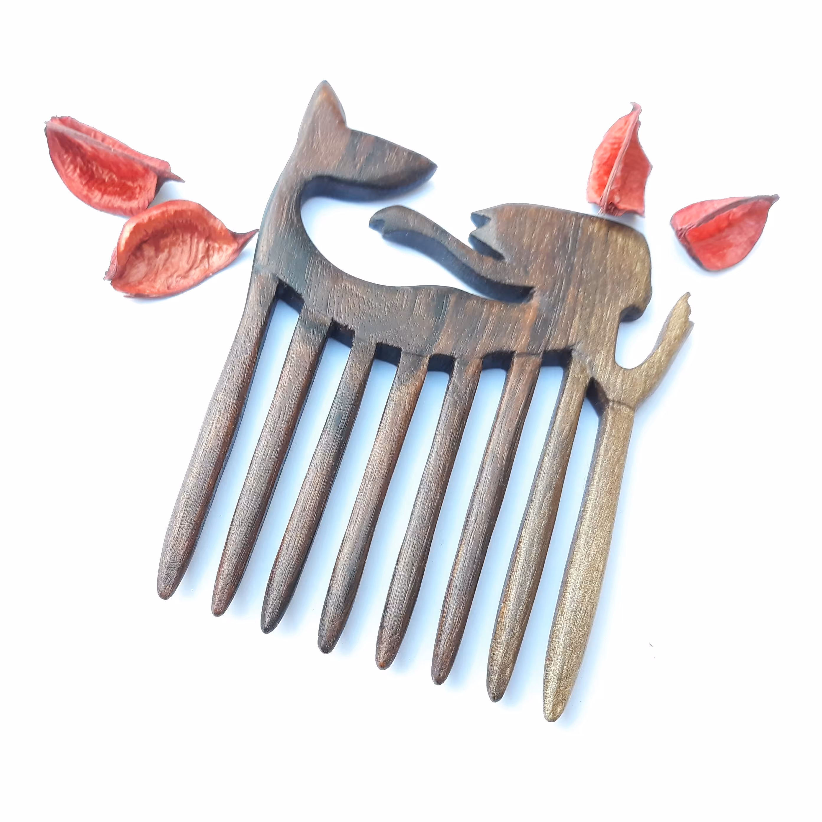 شانه چوبی طرح پری دریائی چوب گردو یک تکه دستساز ایرانی چوبکده بید سفید