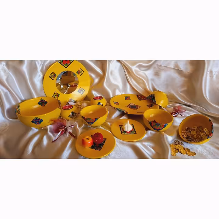 هفت سین 11تکه شامل
قاب آینه قطر25به همراه آینه
1کاسه،قطر15،ارتفاع10
4کاسه قطر10