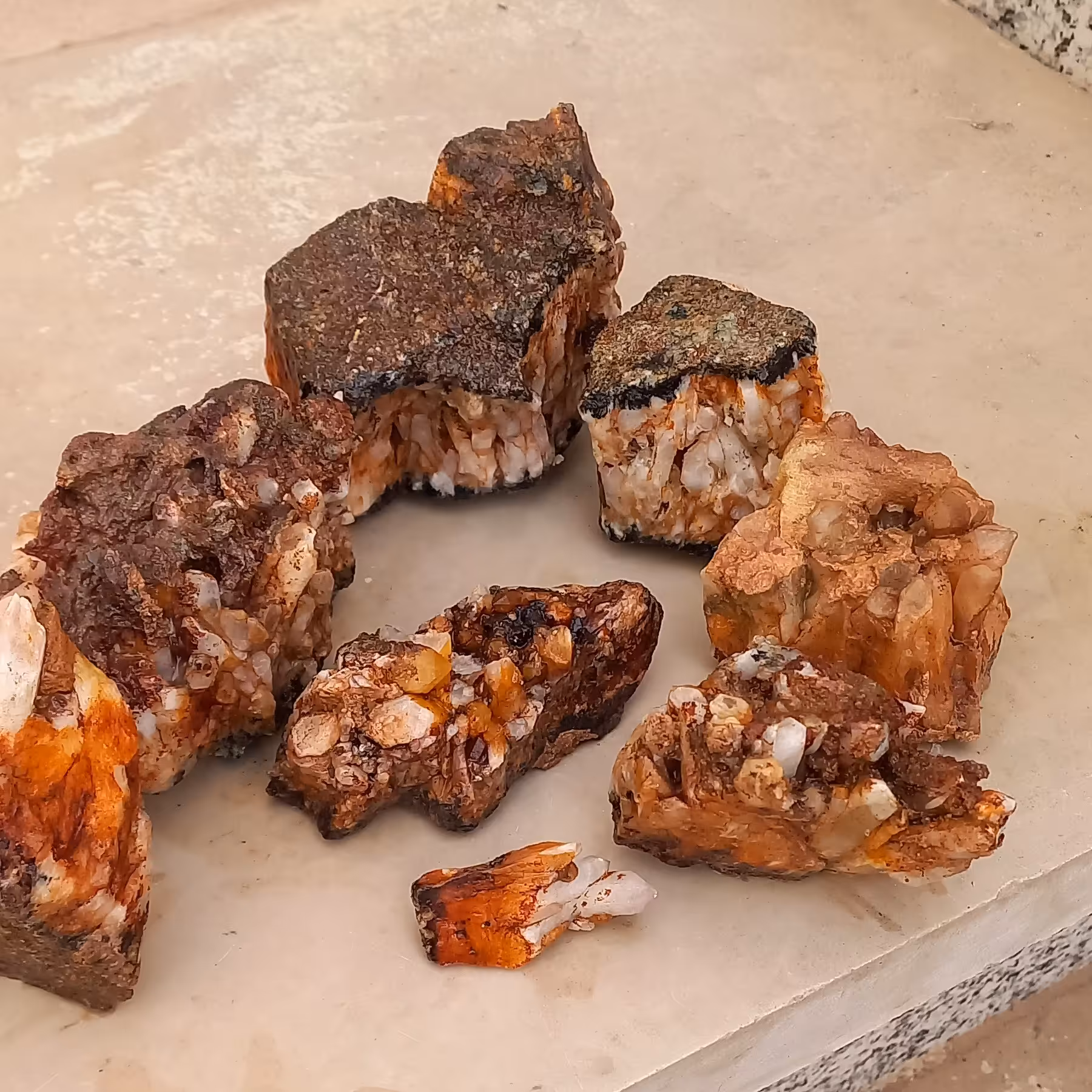 سنگ های  زیبای دندان گرگی مانند...