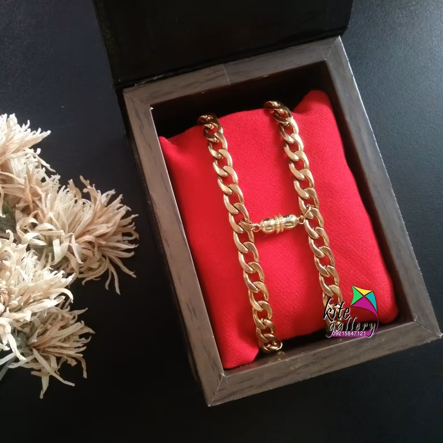 دستبند آهنربایی زوجین کارتیر استیل رنگ ثابت مشابه طلا