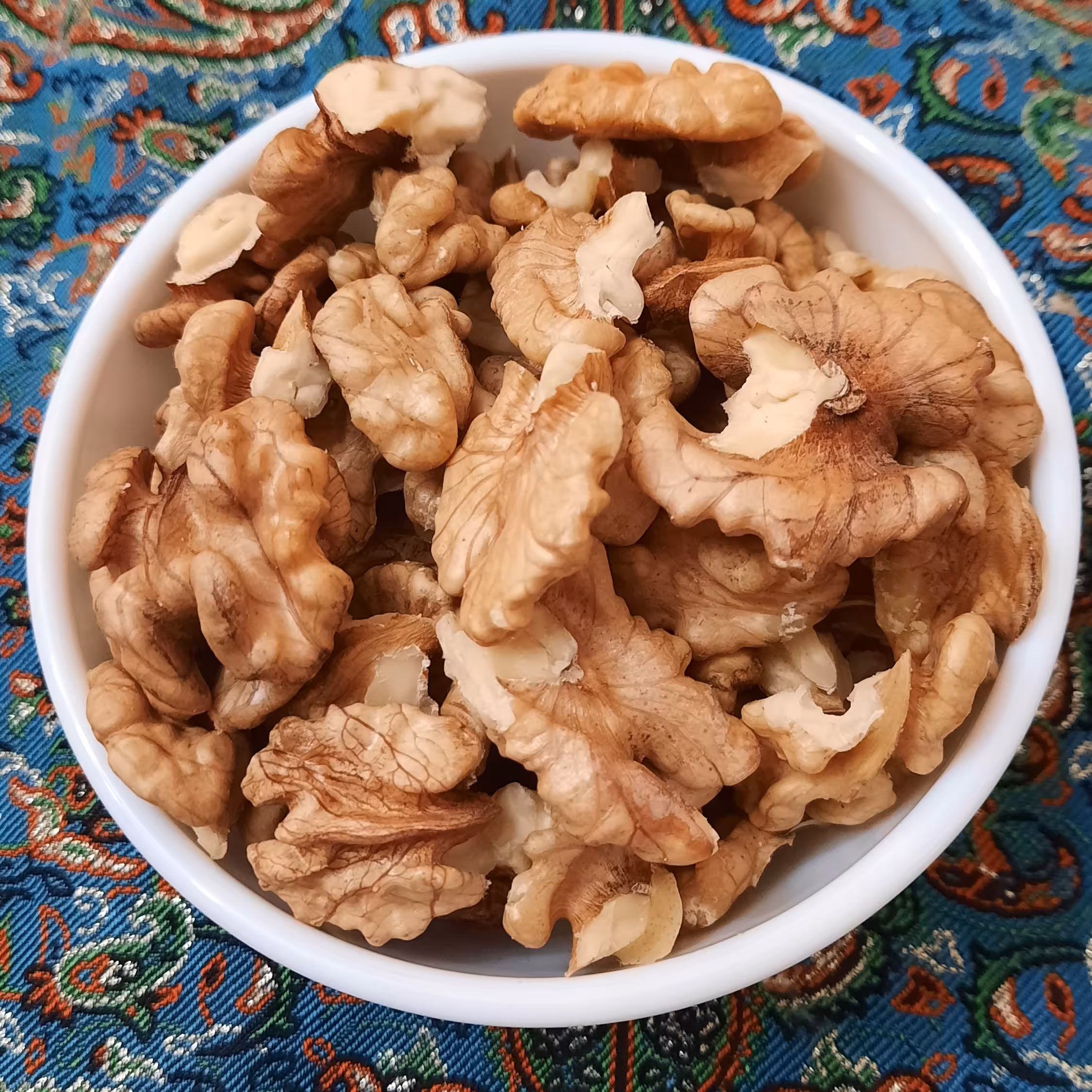 مغز گردو سفید و خوشمزه