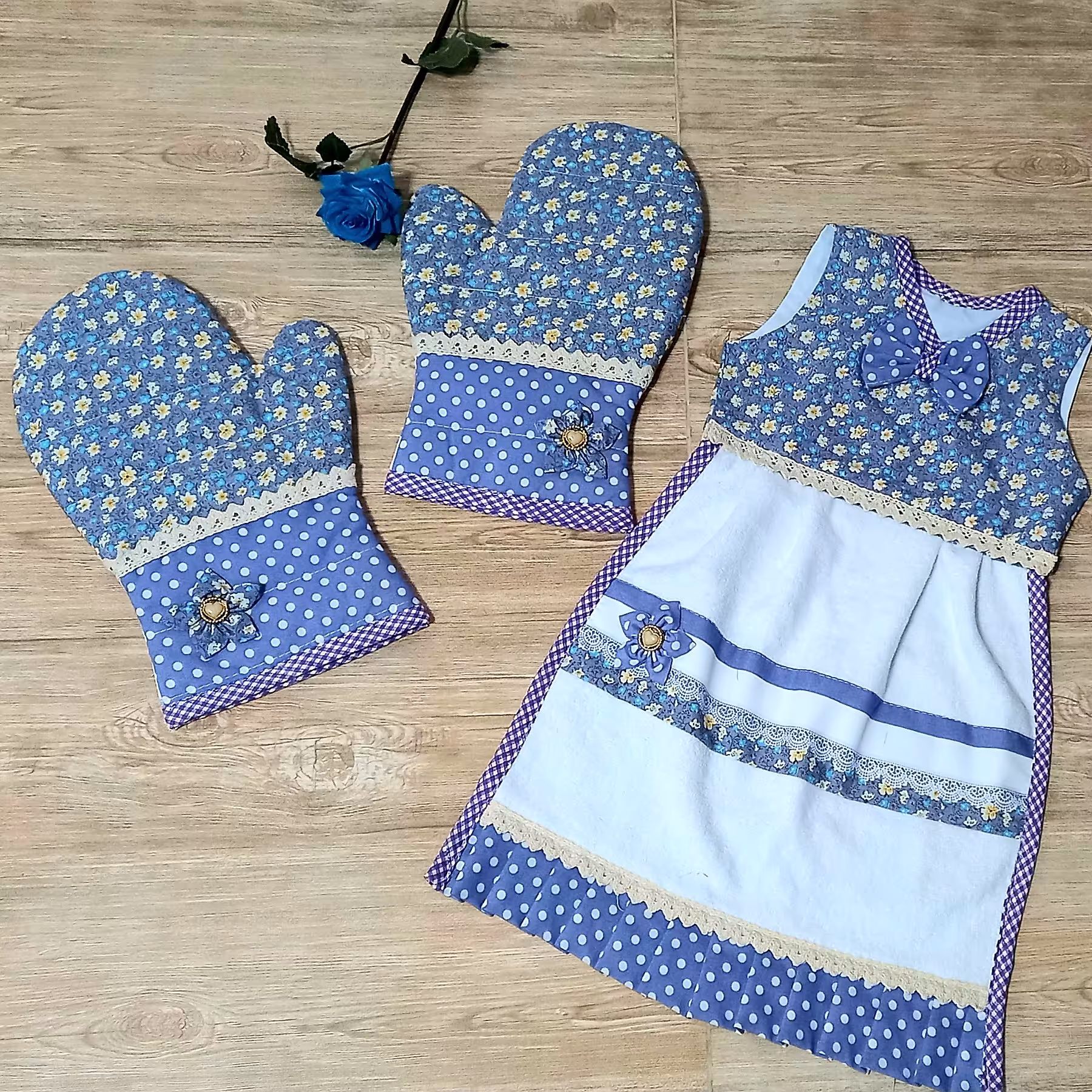 حوله آشپزخانه مدل پیراهنی با جنس عالی و طرح فوق العاده در رنگ های متنوع و جذاااب